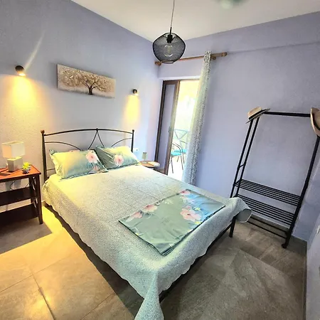 Dafni بوليخرونو